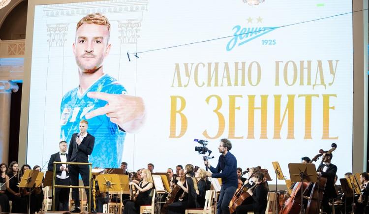 Imagen de A toda orquesta: la curiosa presentación de Gondou en Rusia