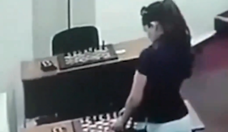 Imagen de Ni en Gambito de dama: una ajedrecista rusa quiso envenenar a su rival