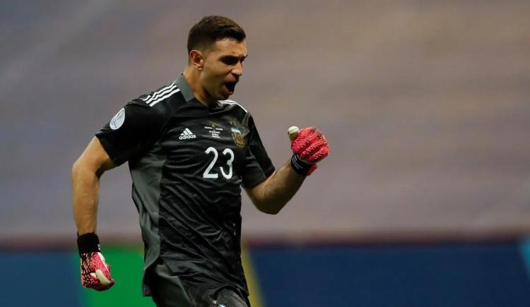 Imagen de Dibu Martínez ante Colombia: "Mirá que te como", la carta de presentación