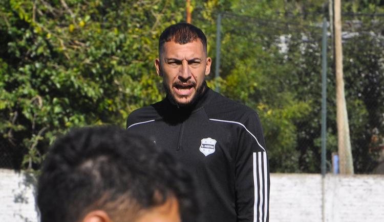 Imagen de "Se van a encontrar con sorpresas": la advertencia a River del DT de Riestra