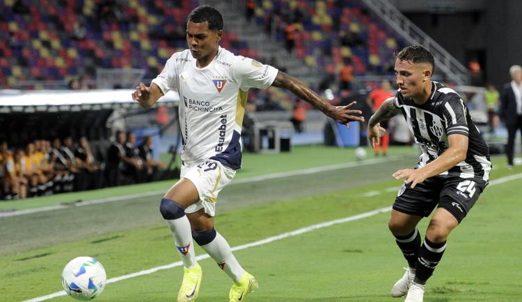 Imagen de Central Córdoba no tuvo puntería para vencer a Liga de Quito en su debut en la Libertadores
