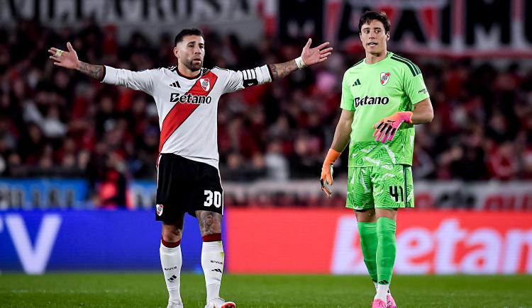 Imagen de Las disculpas de Nicolás Otamendi con Santiago Beltrán tras el reclamo en Junín