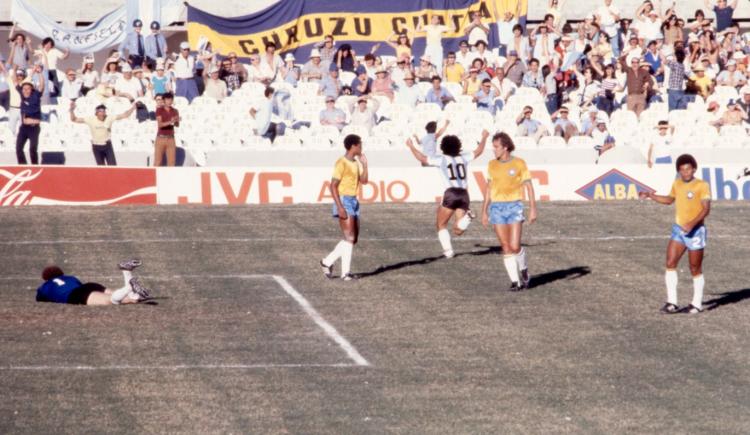 Imagen de A 45 años del único gol de Maradona a Brasil