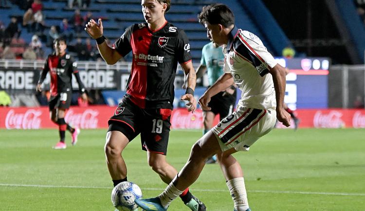 Imagen de Arde la zona A: San Lorenzo no pudo arrimarse a la zona de playoffs y Defensa se clasificó