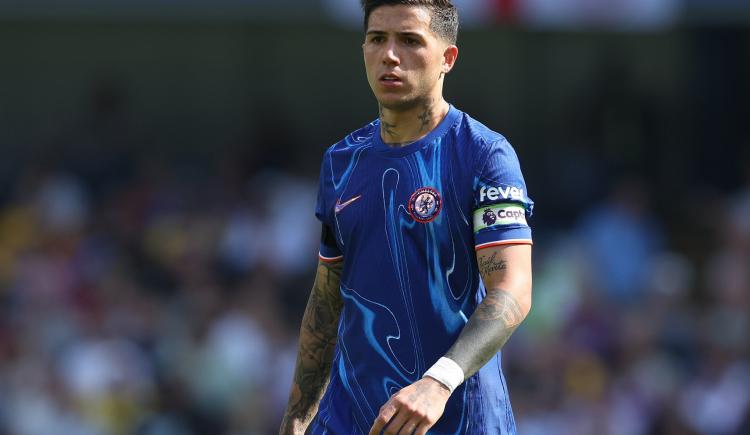 Imagen de Una semana para el olvido: la mala noticia que recibió Enzo Fernández tras su arribo a Inglaterra
