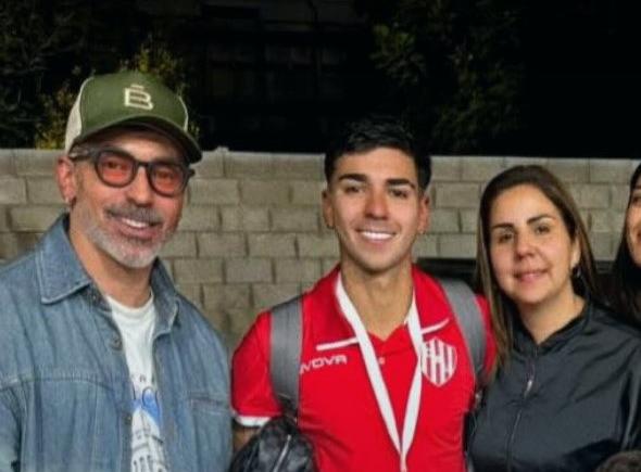 Imagen de Emoción al extremo: el debut del hijo de Pocho Lavezzi en Primera