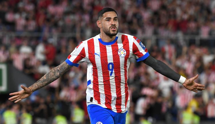 Imagen de El festejo argentino duró unos minutos: Paraguay empató el partido con una chilena espectacular