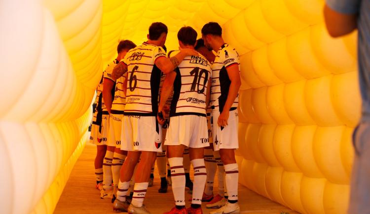 Imagen de Crisis en Colón: volvió a perder y se quedó sin entrenador