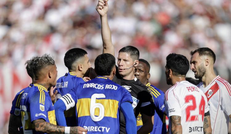 Imagen de La furia de los referentes de Boca contra Nicolás Ramírez: qué le recriminaron al árbitro