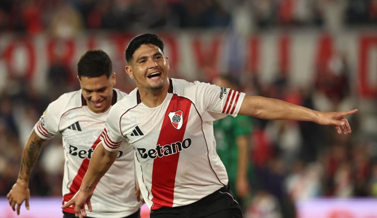Imagen de River aprovechó una ráfaga, recuperó el liderazgo y hundió a San Martín de San Juan