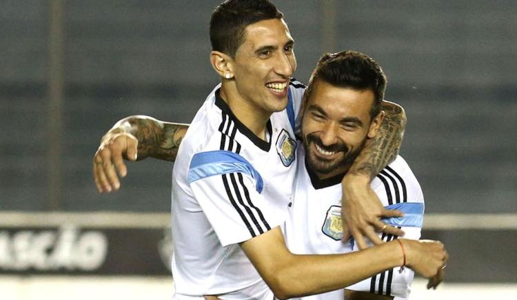 Imagen de El conmovedor ida y vuelta entre Ezequiel Lavezzi y Ángel Di María