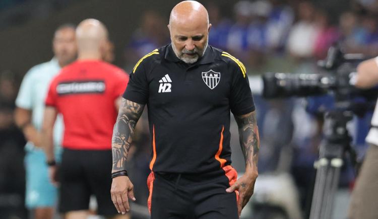 Imagen de Atlético Mineiro ganó 7-2 luego de que echaran a Sampaoli y el plantel le pidió disculpas: "Somos responsables"