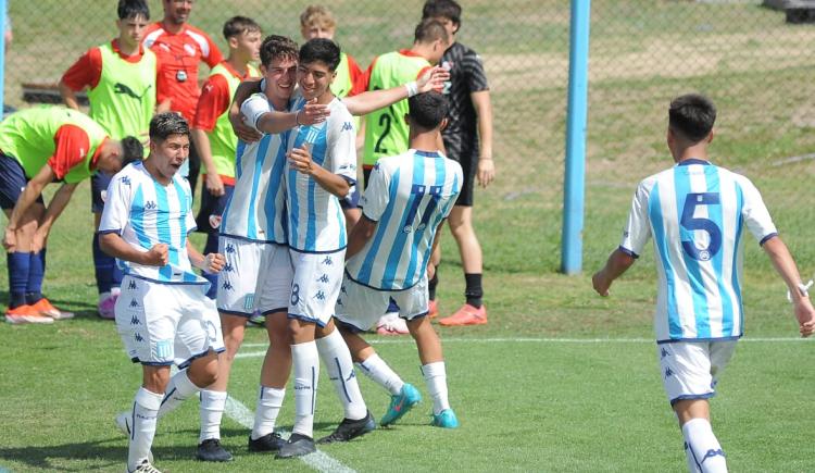 Imagen de El hijo de Diego Milito anotó en el clásico y enloqueció a los hinchas de Racing con su festejo