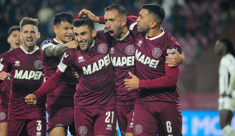 Imagen de Lanús venció a Liga de Quito y se medirá en cuartos de final con el DIM
